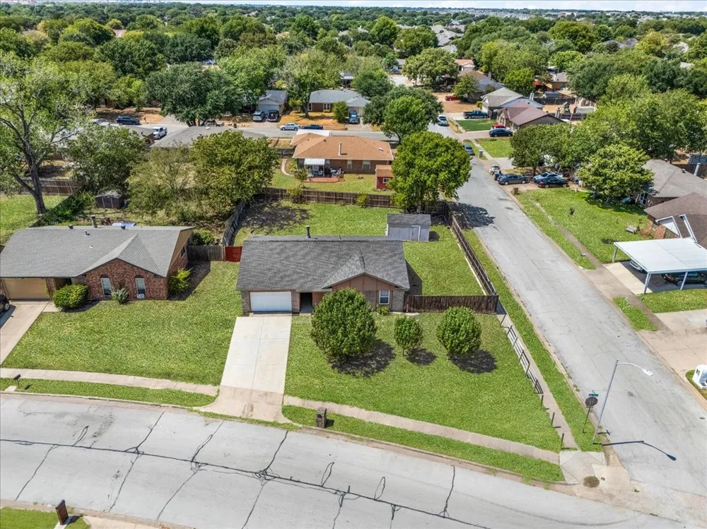 350 Ridgecrest Saginaw, TX 76179
