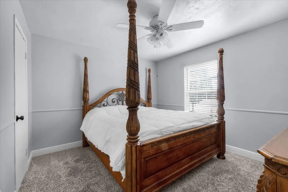 350 Ridgecrest Saginaw, TX 76179
