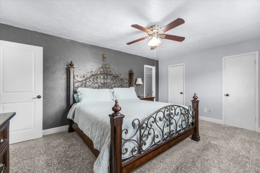 350 Ridgecrest Saginaw, TX 76179