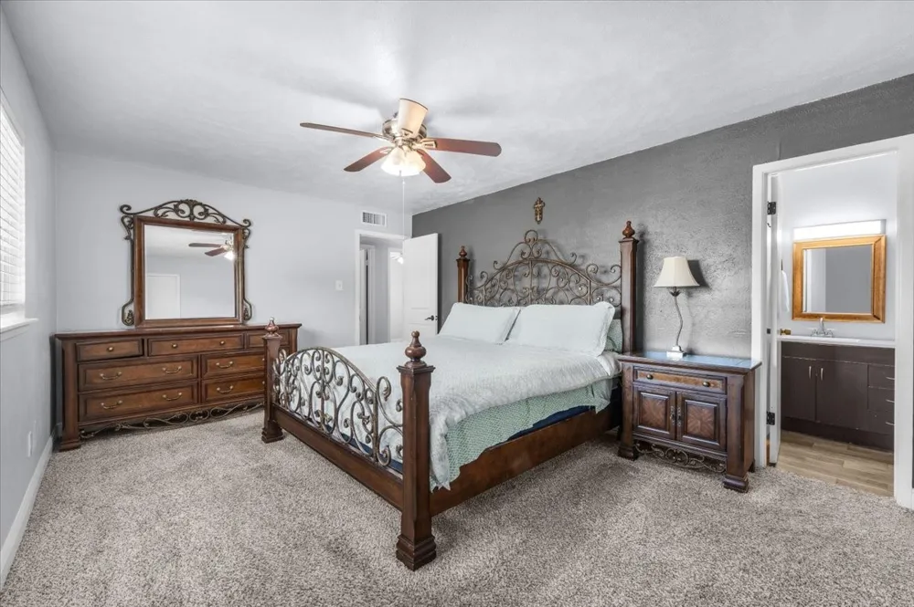 350 Ridgecrest Saginaw, TX 76179