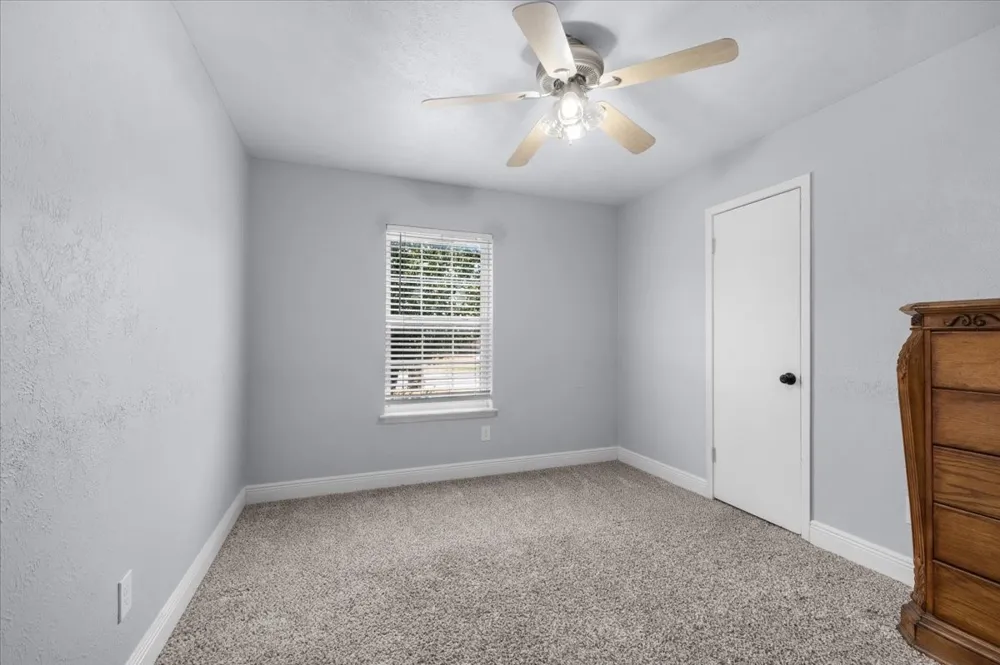 350 Ridgecrest Saginaw, TX 76179