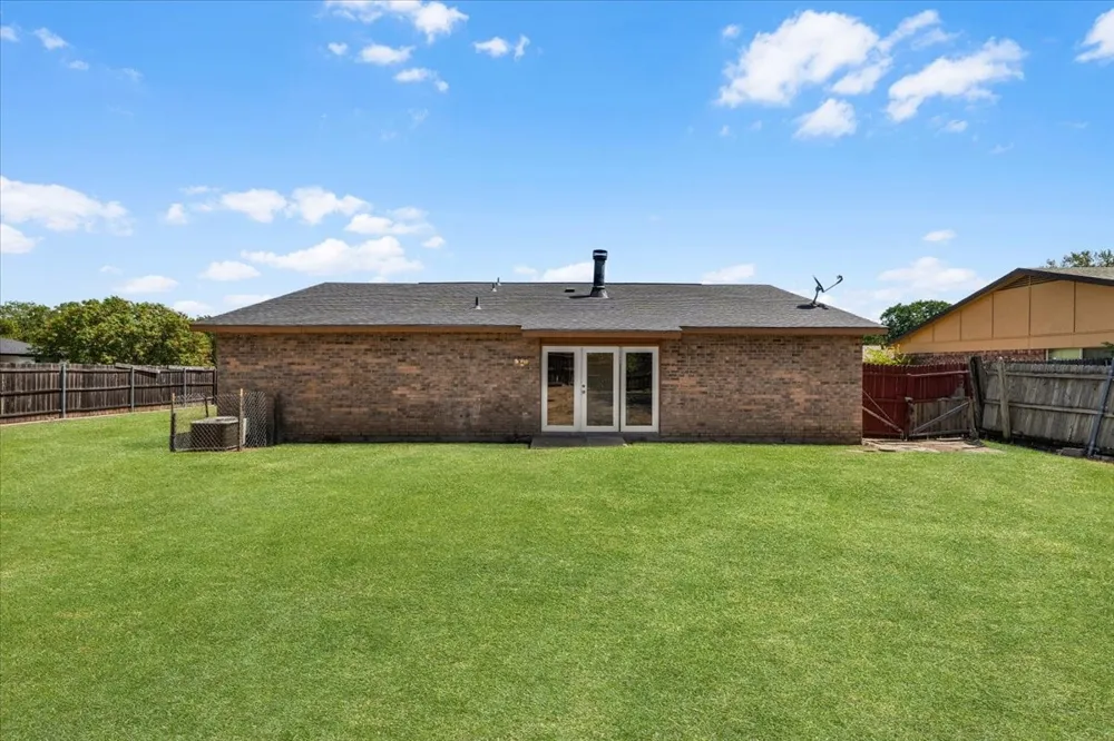 350 Ridgecrest Saginaw, TX 76179