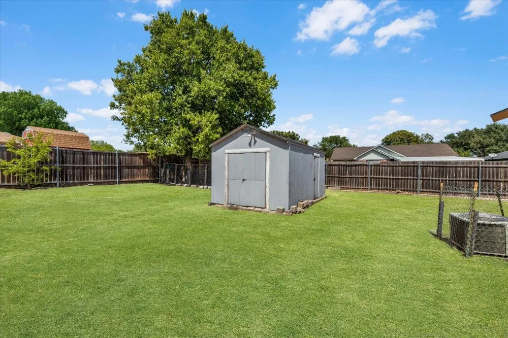 350 Ridgecrest Saginaw, TX 76179