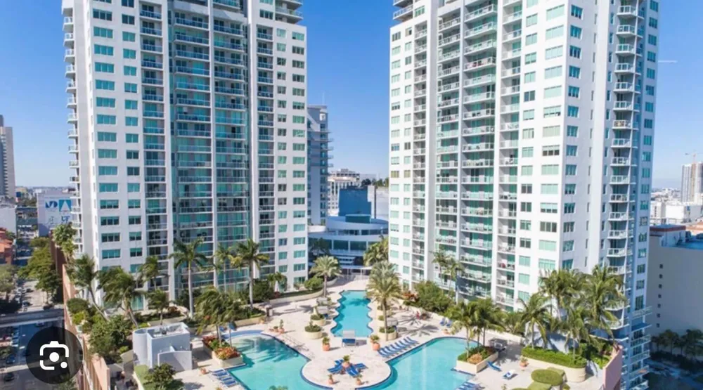 253 NE 2ND #2804 Miami, FL 33132
