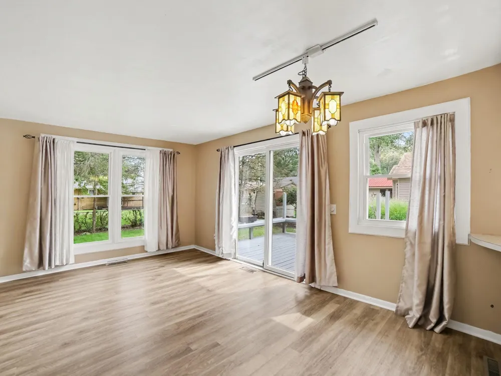 3554 Mccracken Street Norton Shores, MI 49441