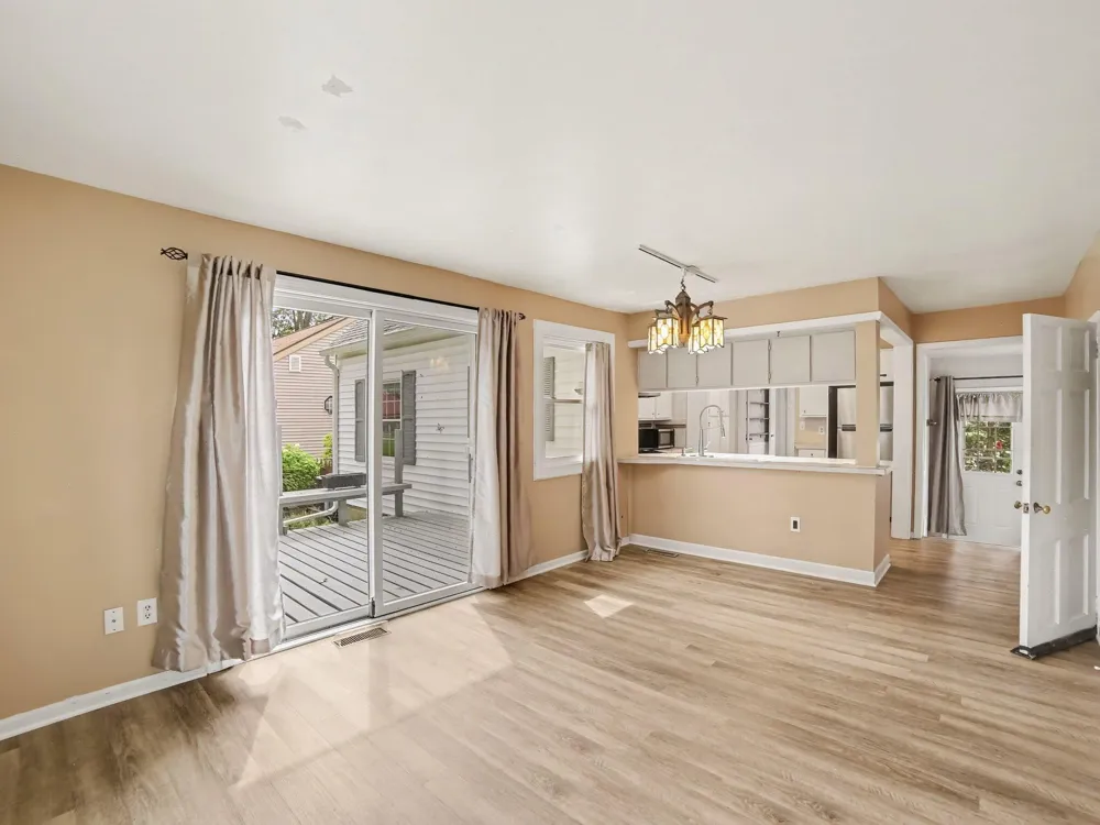 3554 Mccracken Street Norton Shores, MI 49441
