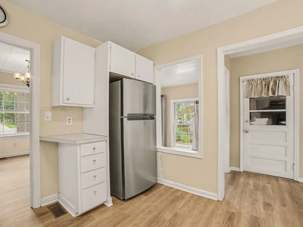 3554 Mccracken Street Norton Shores, MI 49441