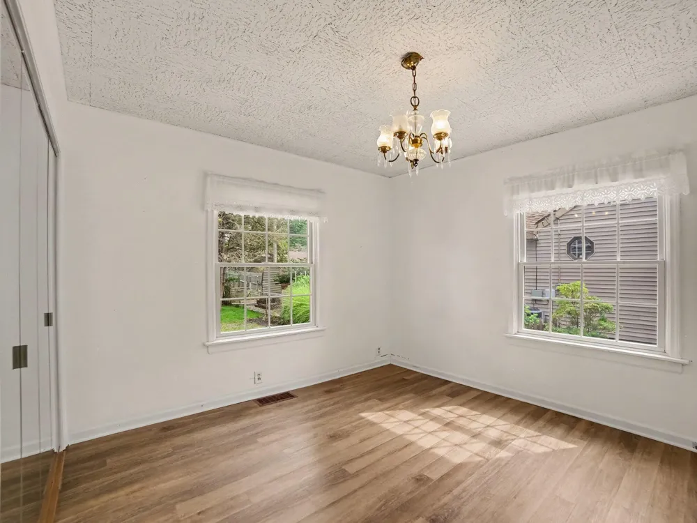 3554 Mccracken Street Norton Shores, MI 49441