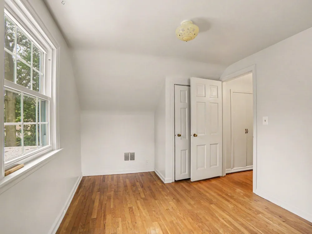 3554 Mccracken Street Norton Shores, MI 49441