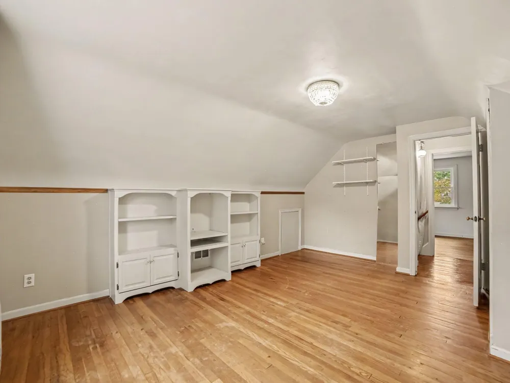 3554 Mccracken Street Norton Shores, MI 49441