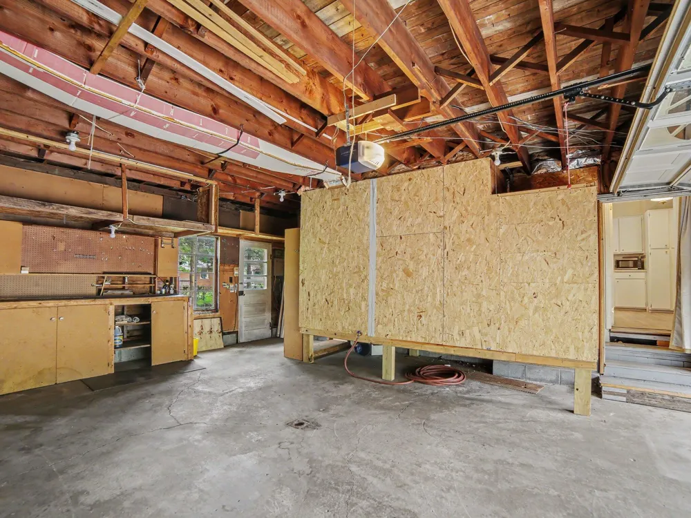 3554 Mccracken Street Norton Shores, MI 49441