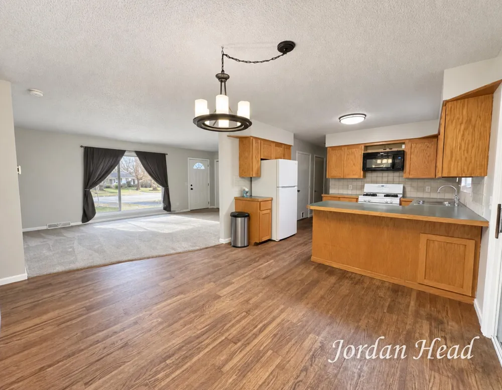 11335 Valley View Avenue Allendale, MI 49401
