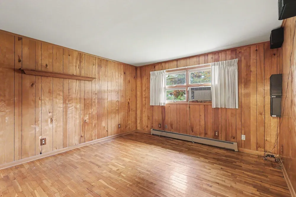 2891 71 1/2 STREET South Haven, MI 49090