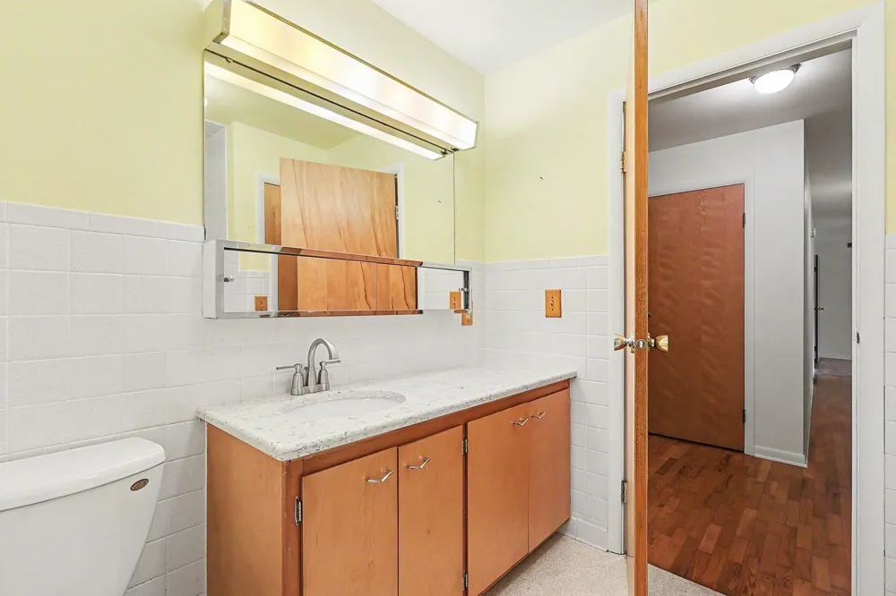 2891 71 1/2 STREET South Haven, MI 49090