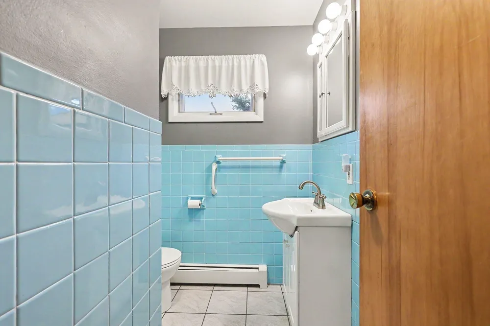 2891 71 1/2 STREET South Haven, MI 49090