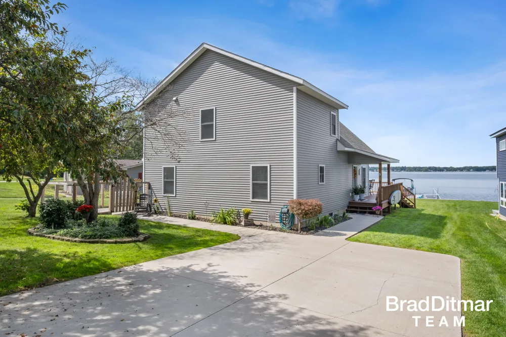 8453 Hidden Trail Orleans Township, MI 48865