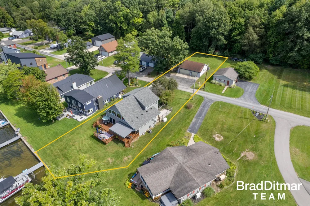8453 Hidden Trail Orleans Township, MI 48865