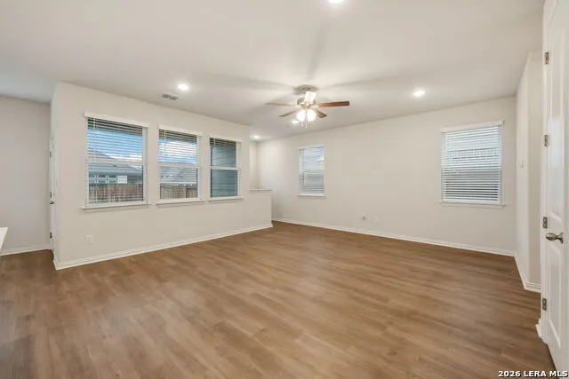 2038 FLAMETREE AVE New Braunfels, TX 78132