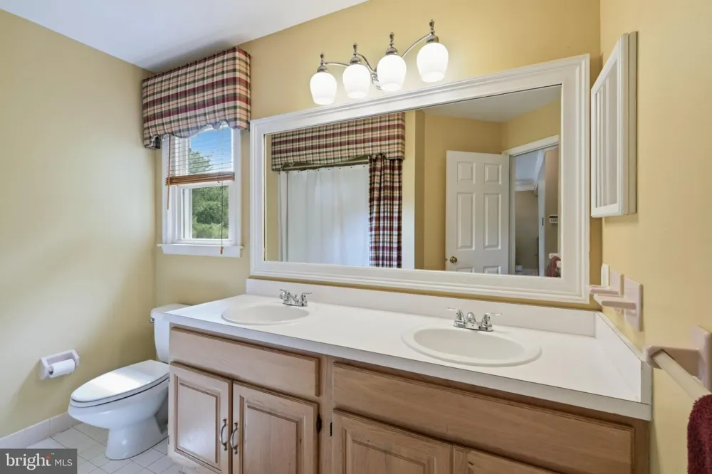 263 PINE TREE TERRACE Langhorne, PA 19047