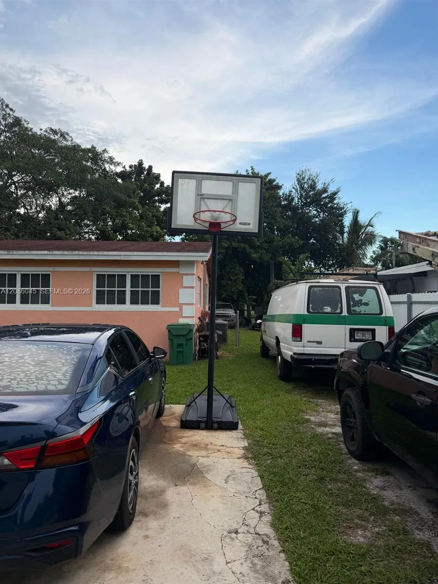 14331 NW 16th Ct Miami, FL 33167