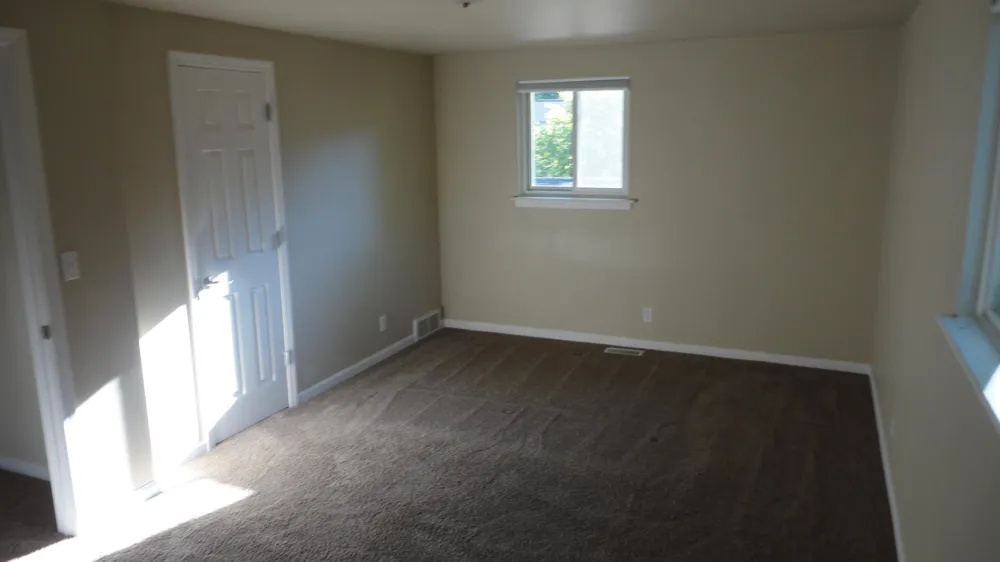 674 Canterbury Drive Saline, MI 48176