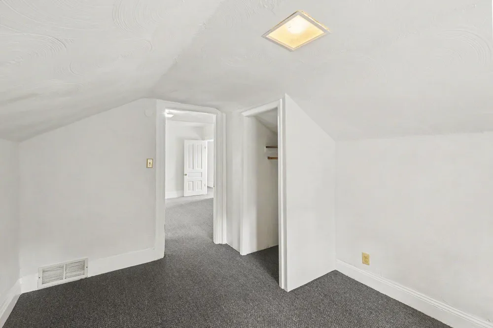 231 W Biddle Street Jackson, MI 49203