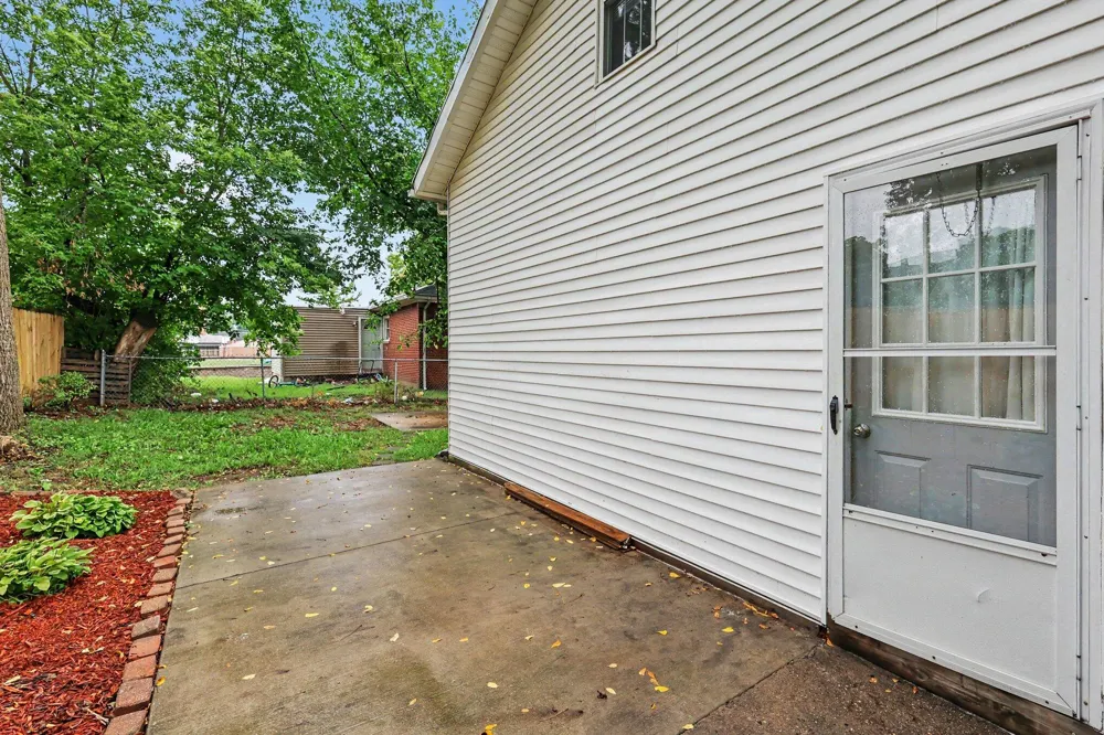 231 W Biddle Street Jackson, MI 49203