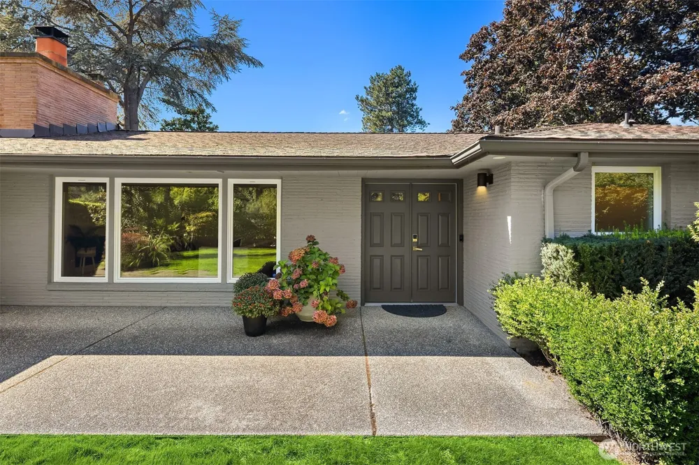 3001 Hunts Point Road Bellevue, WA 98004