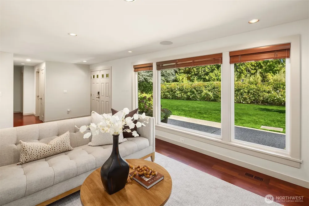 3001 Hunts Point Road Bellevue, WA 98004