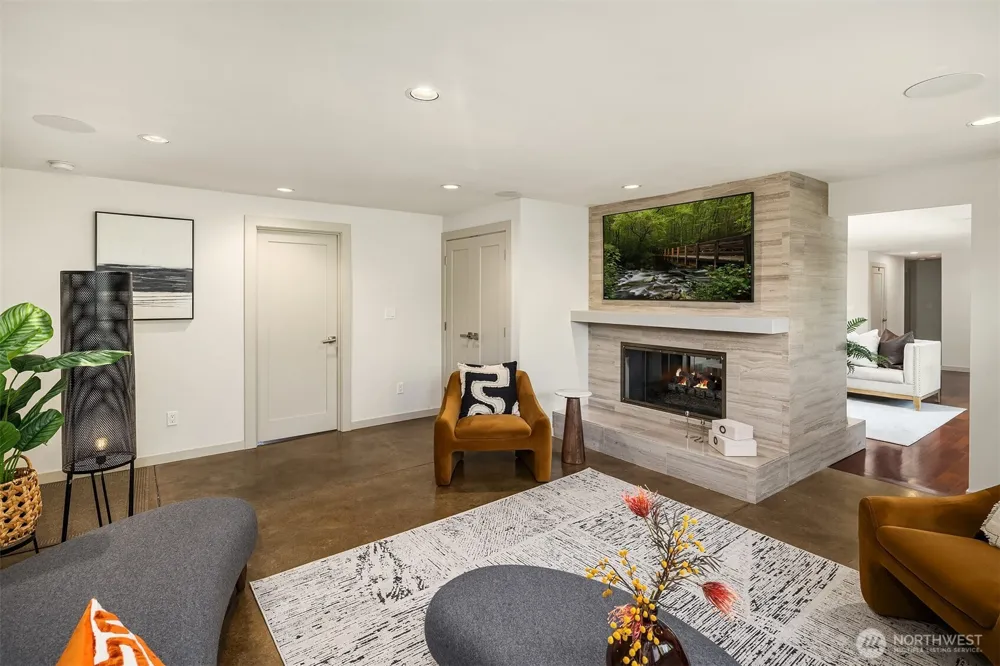 3001 Hunts Point Road Bellevue, WA 98004