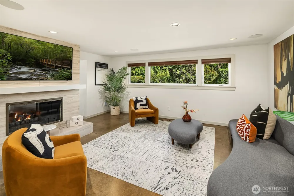 3001 Hunts Point Road Bellevue, WA 98004