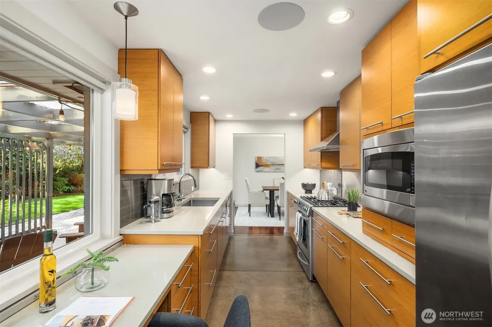 3001 Hunts Point Road Bellevue, WA 98004