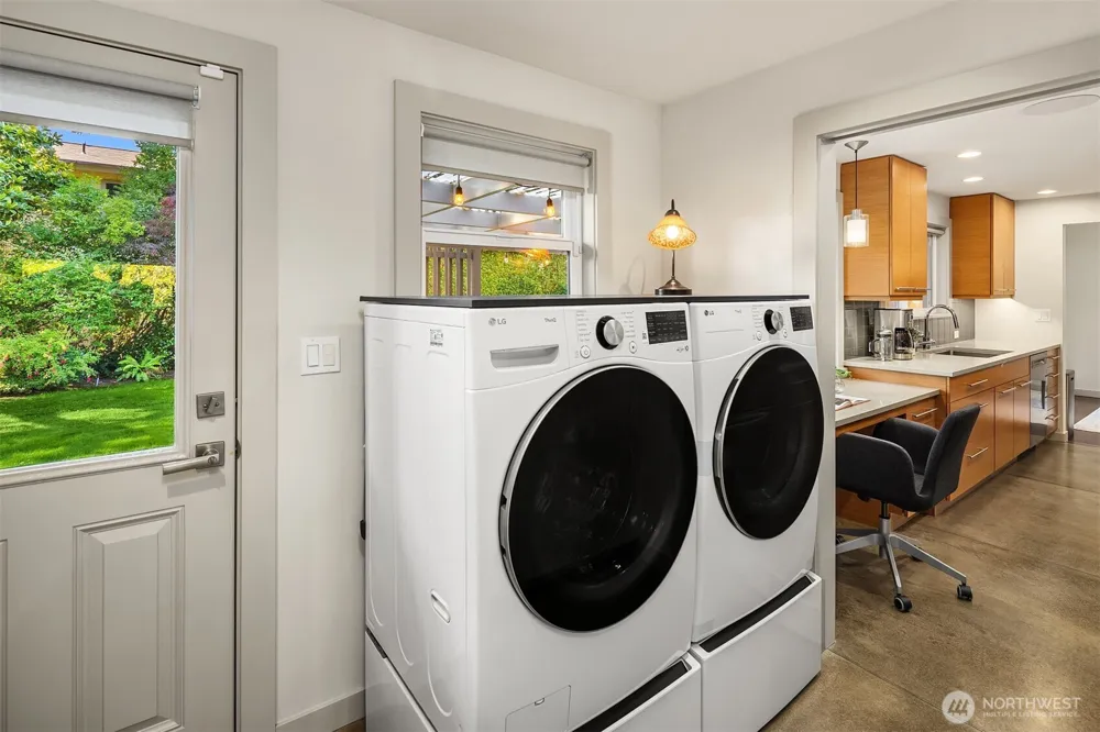 3001 Hunts Point Road Bellevue, WA 98004