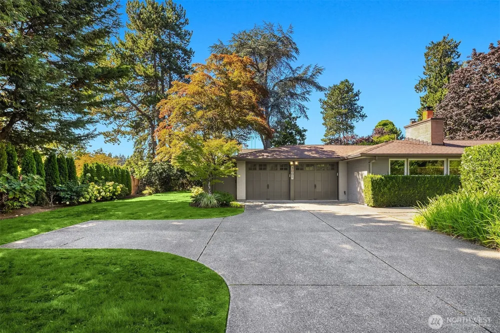 3001 Hunts Point Road Bellevue, WA 98004