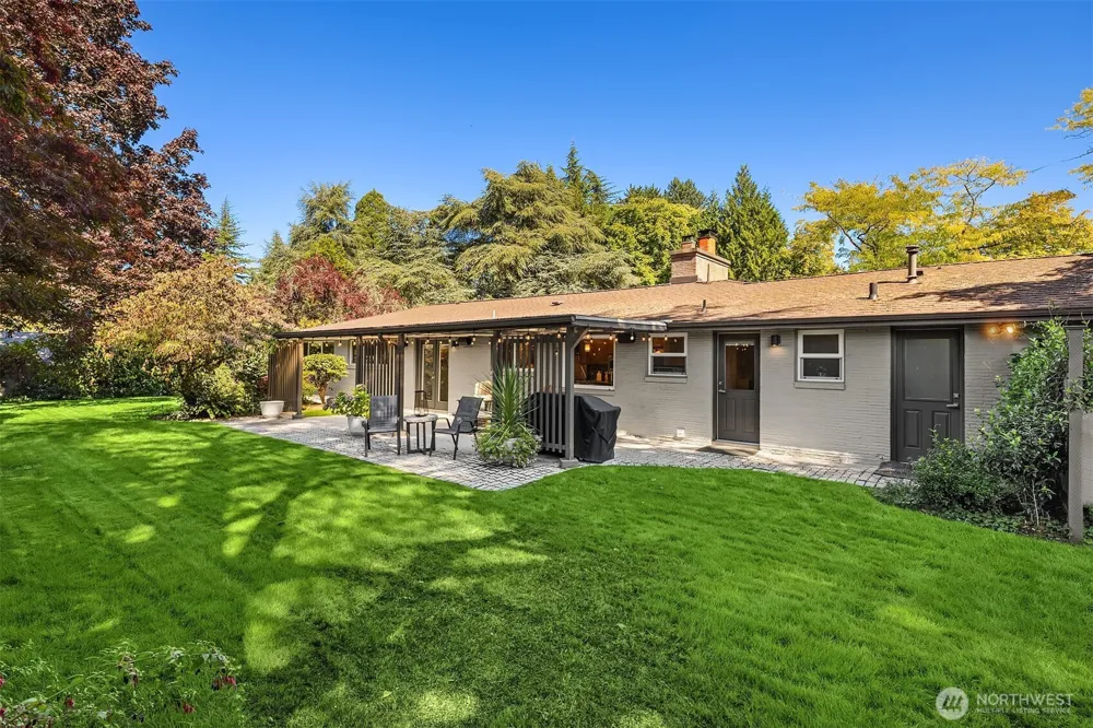 3001 Hunts Point Road Bellevue, WA 98004