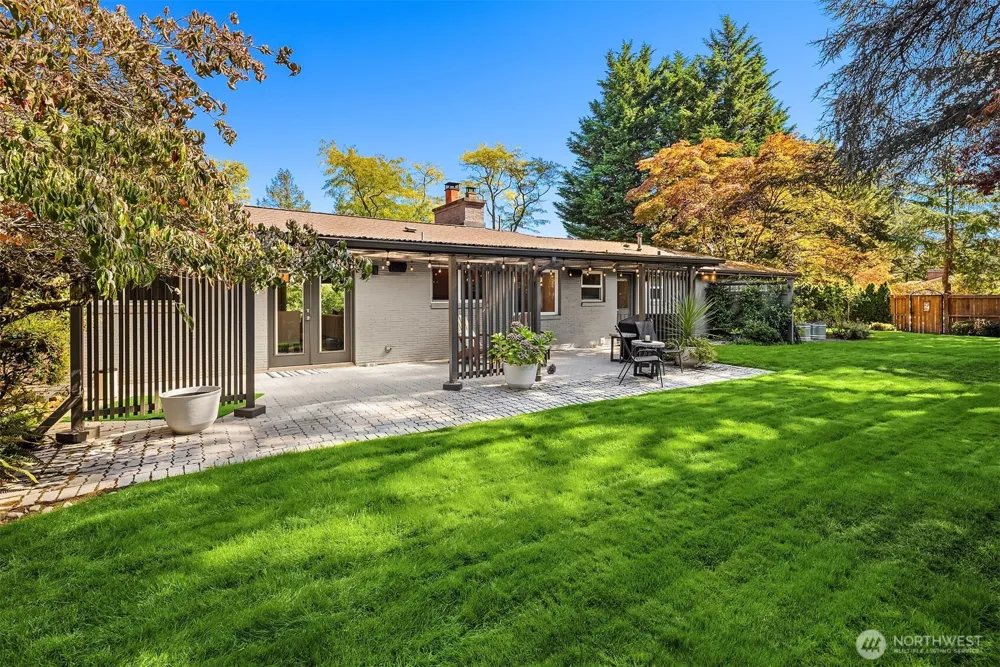 3001 Hunts Point Road Bellevue, WA 98004