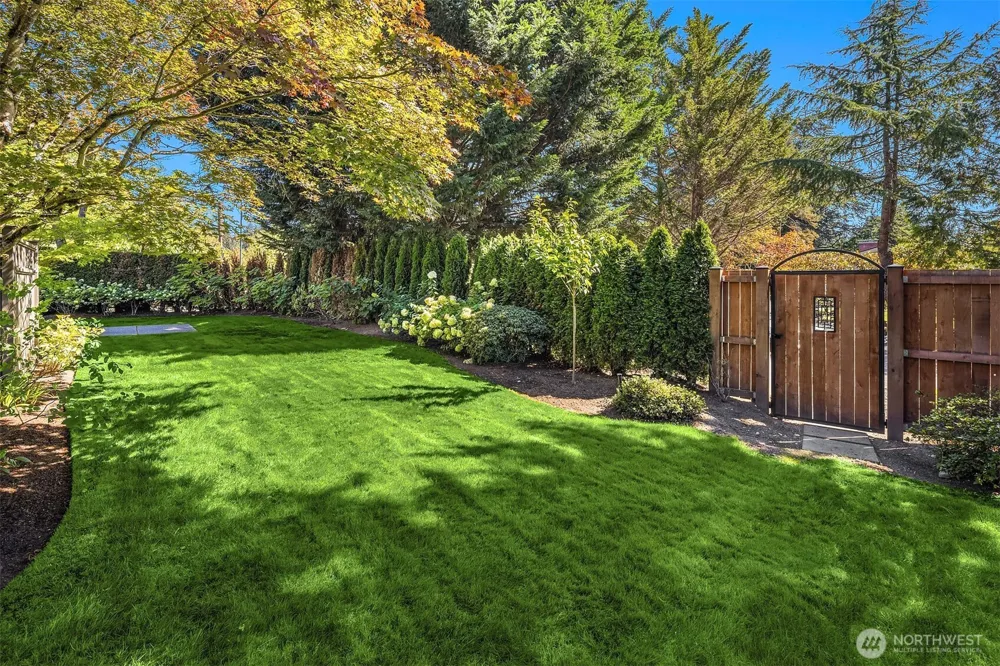 3001 Hunts Point Road Bellevue, WA 98004