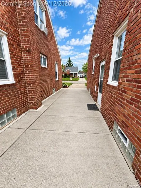 1473 Moran Avenue Lincoln Park City, MI 48146