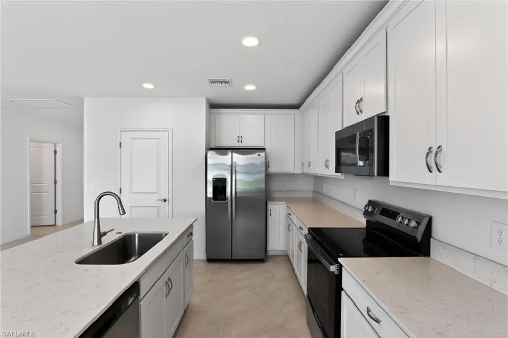 329 Lakeside Hideaway Lane Lehigh Acres, FL 33936