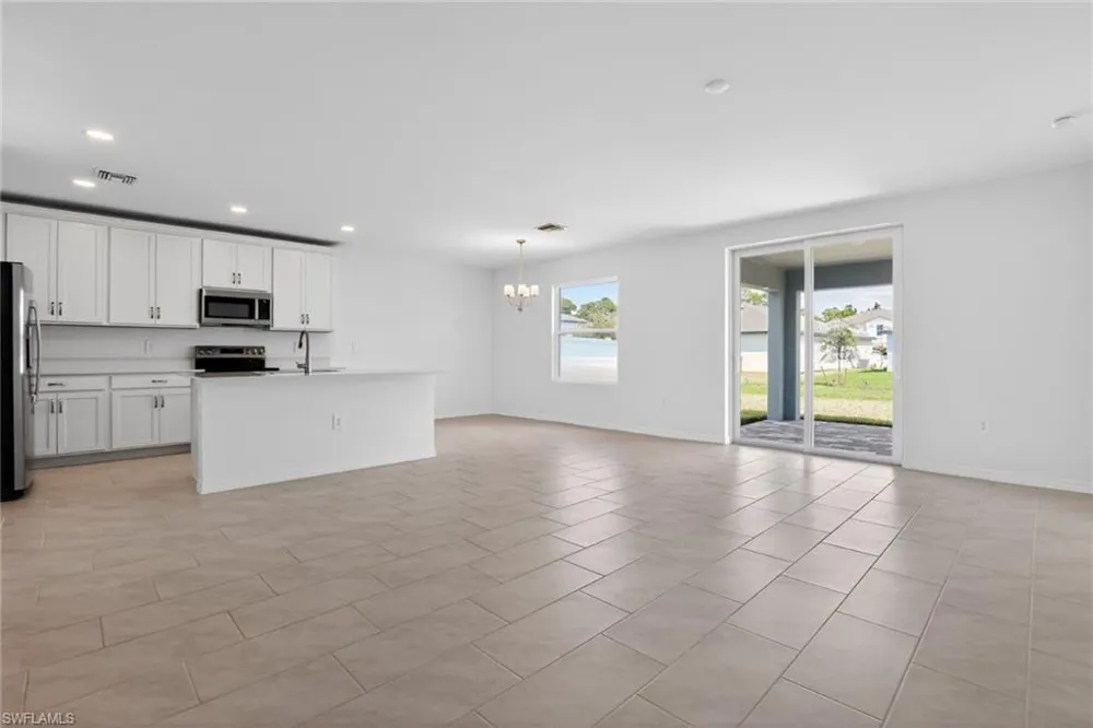 329 Lakeside Hideaway Lane Lehigh Acres, FL 33936