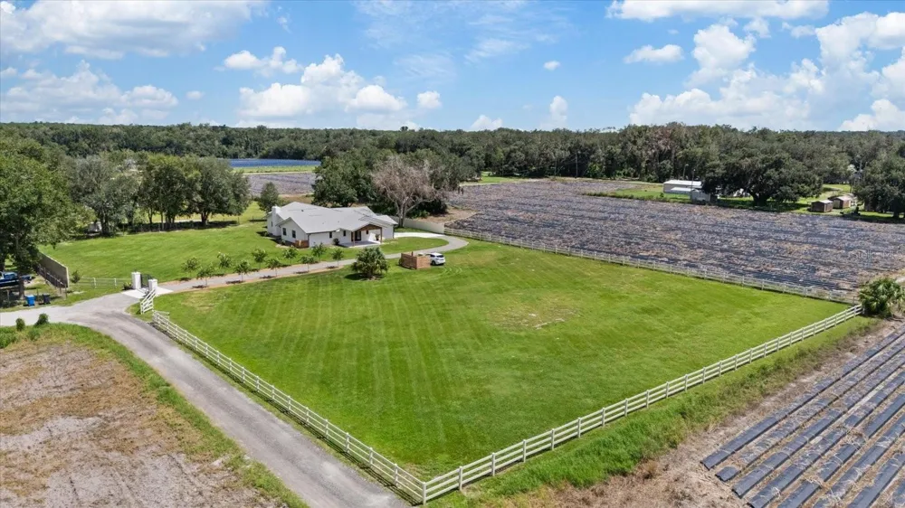 2515 RAGINS LANE Plant City, FL 33567
