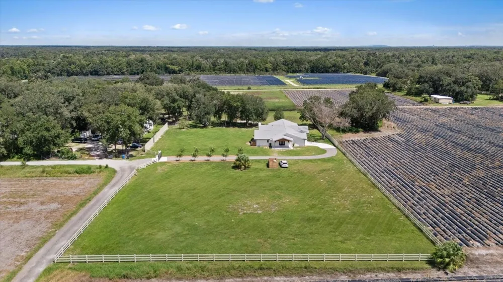 2515 RAGINS LANE Plant City, FL 33567