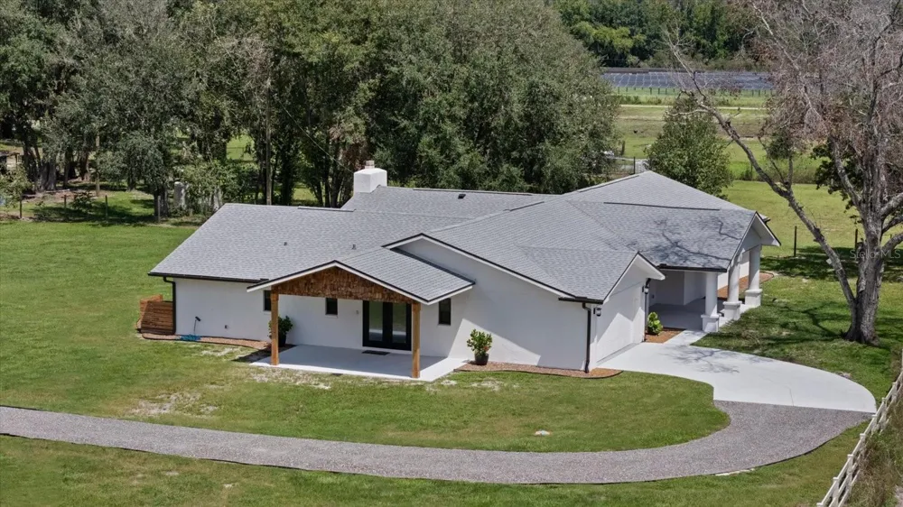 2515 RAGINS LANE Plant City, FL 33567