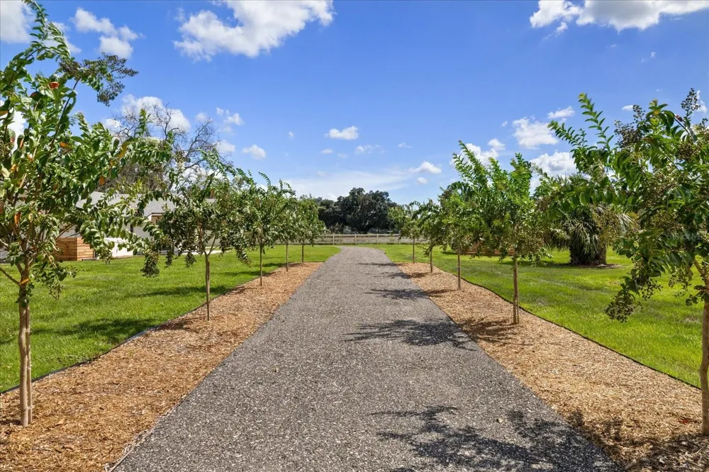 2515 RAGINS LANE Plant City, FL 33567