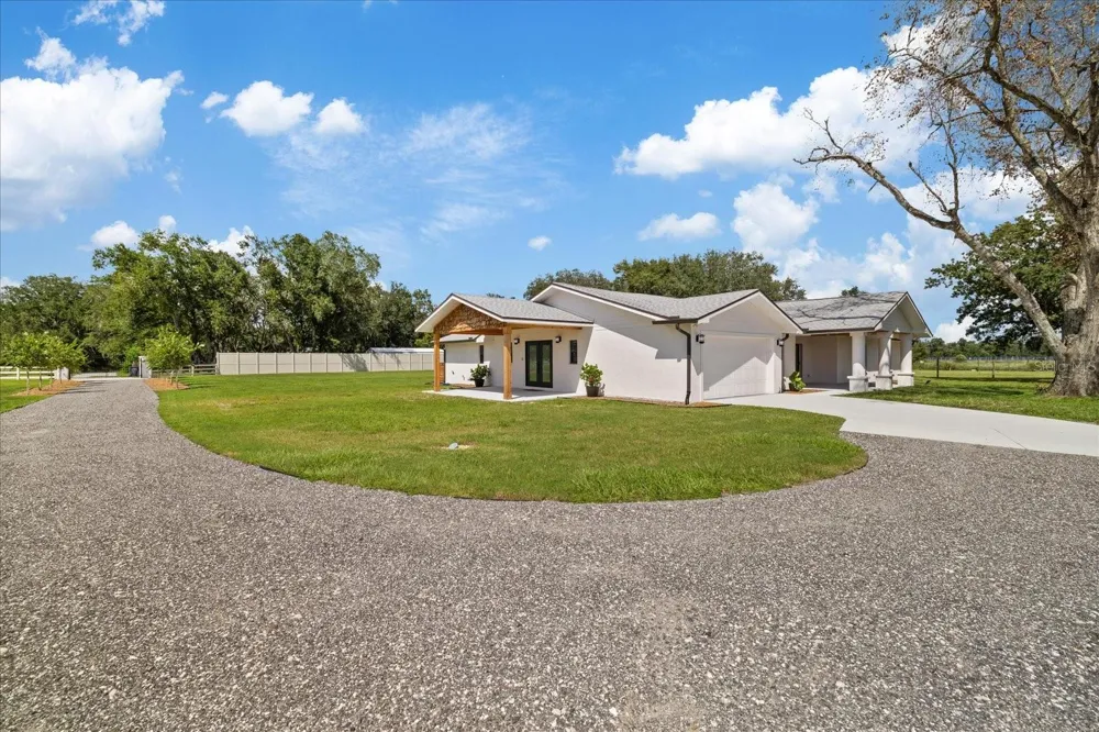 2515 RAGINS LANE Plant City, FL 33567