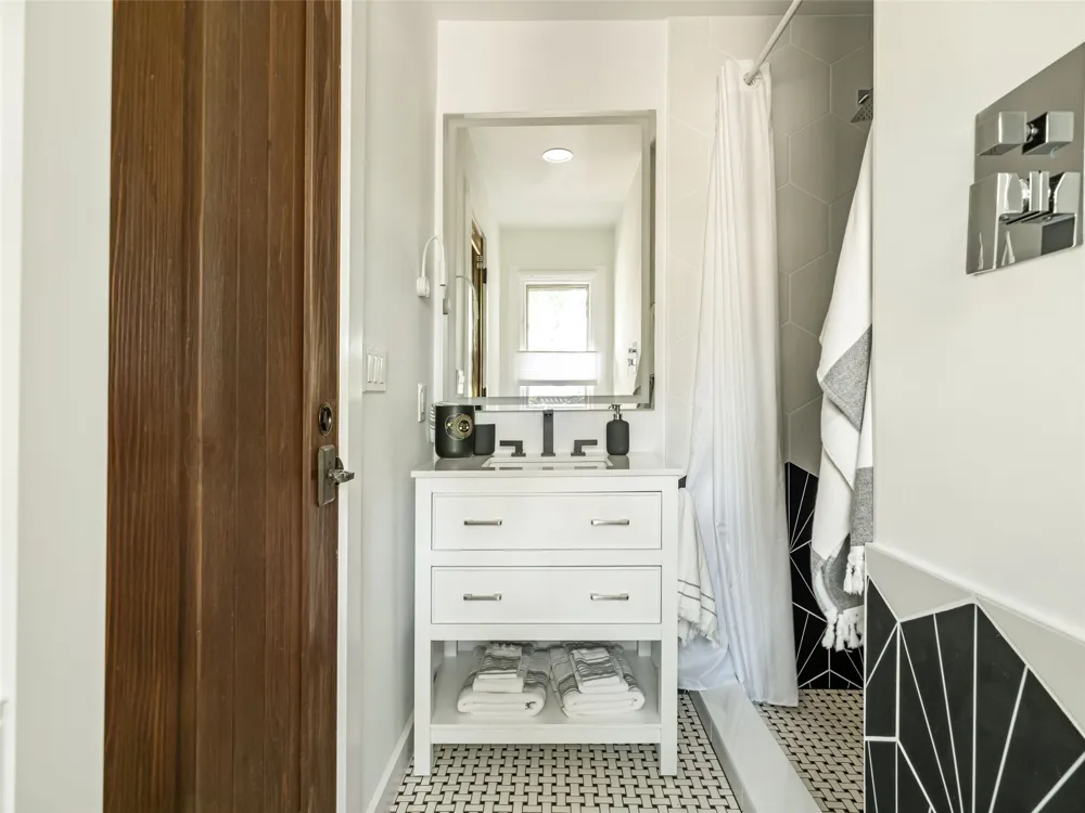1111 W 12th Street #107 Austin, TX 78703
