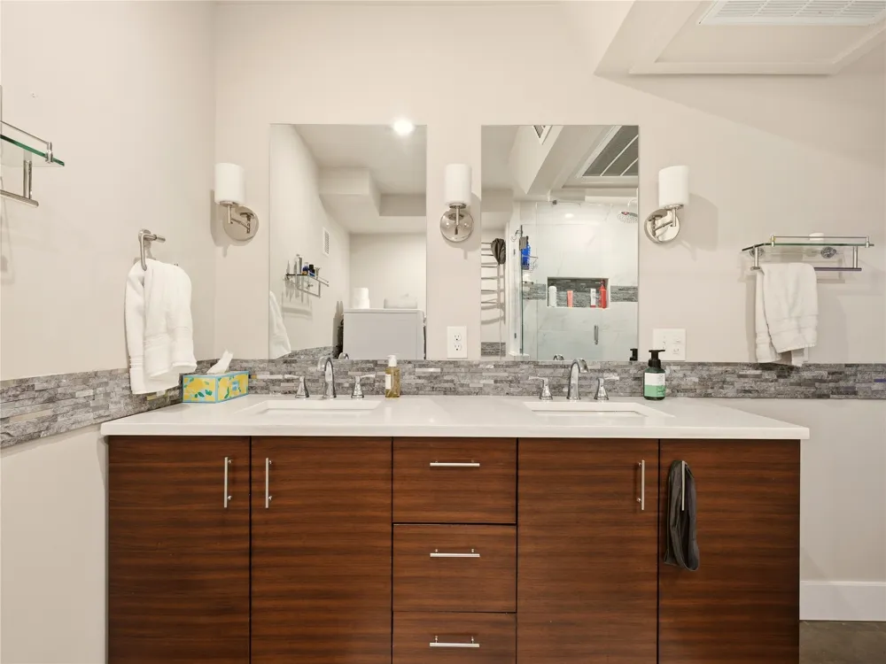 1212 Guadalupe Street #903 Austin, TX 78701