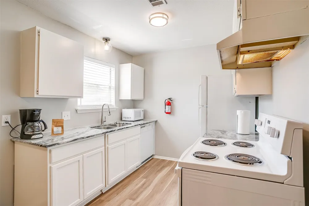 1006 Thannisch Drive Arlington, TX 76011