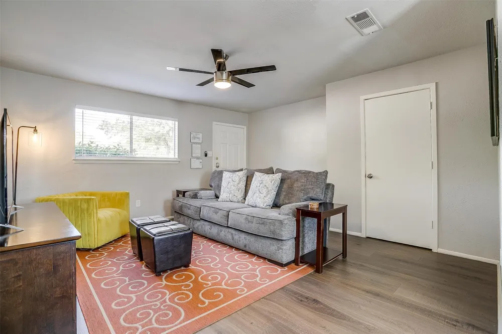 1006 Thannisch Drive Arlington, TX 76011