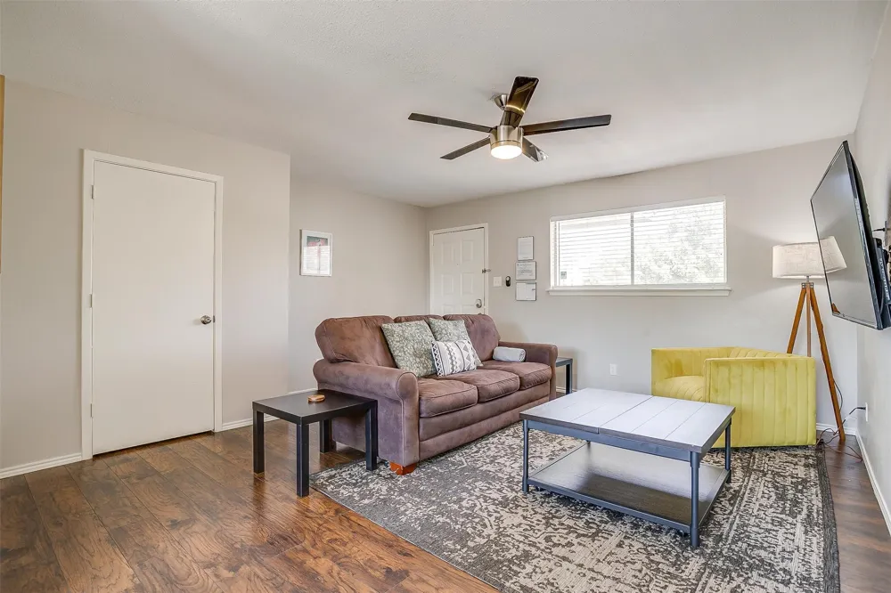 1006 Thannisch Drive Arlington, TX 76011